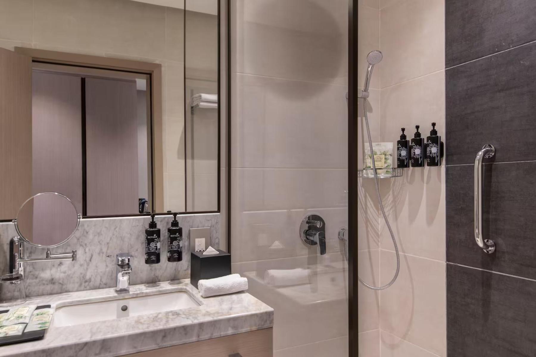 Ramada By Wyndham Riyadh King Fahd Road Esterno foto