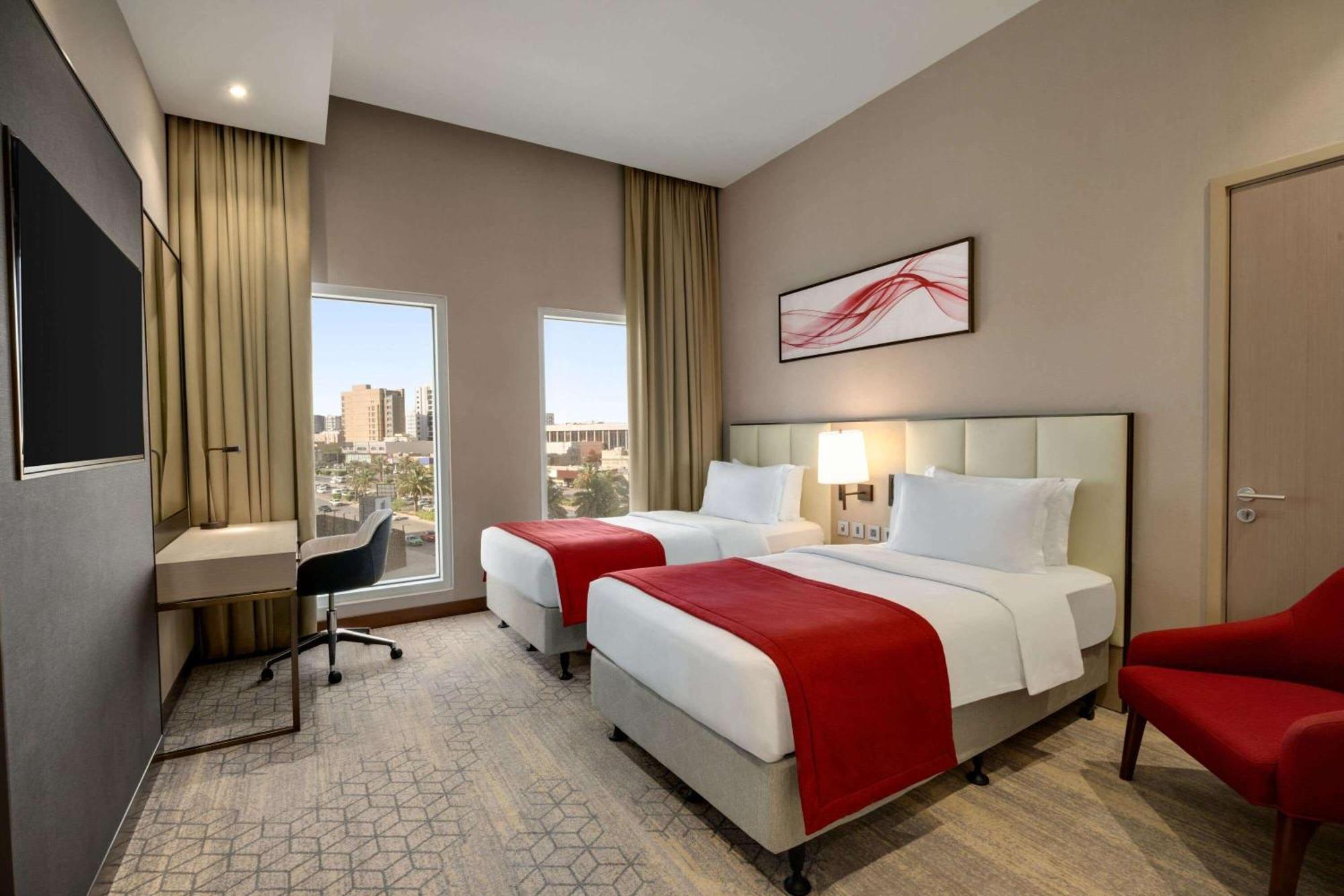 Ramada By Wyndham Riyadh King Fahd Road Esterno foto