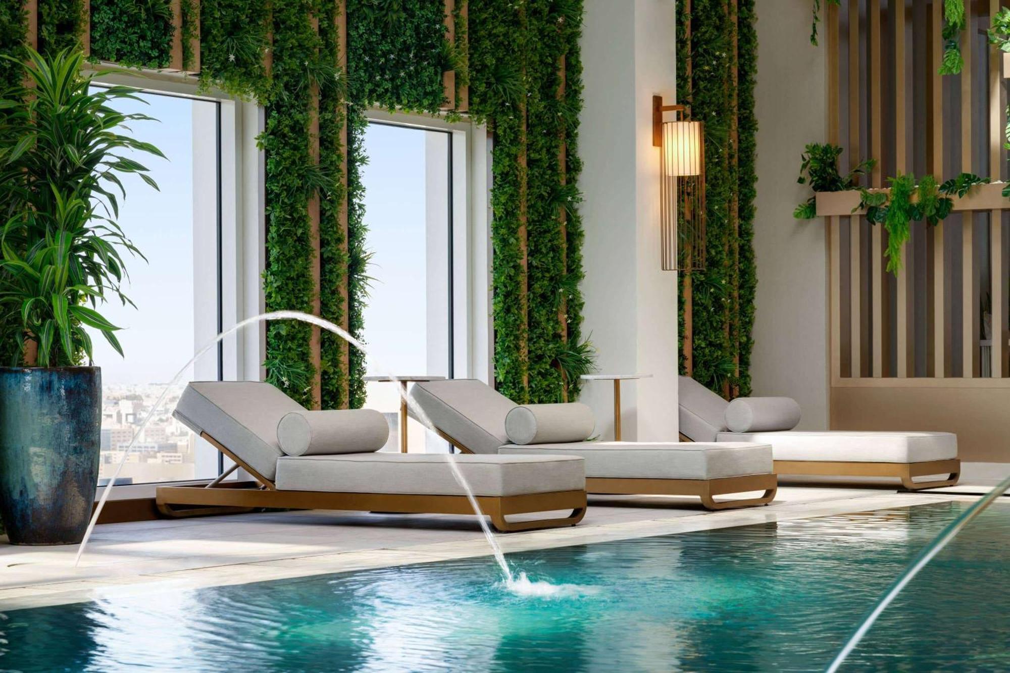 Ramada By Wyndham Riyadh King Fahd Road Esterno foto The pool at the 1017 Oliver